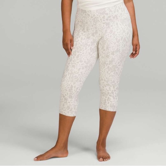 🍋 Lululemon Align High-Rise Crop 21” - Picture 3 of 7